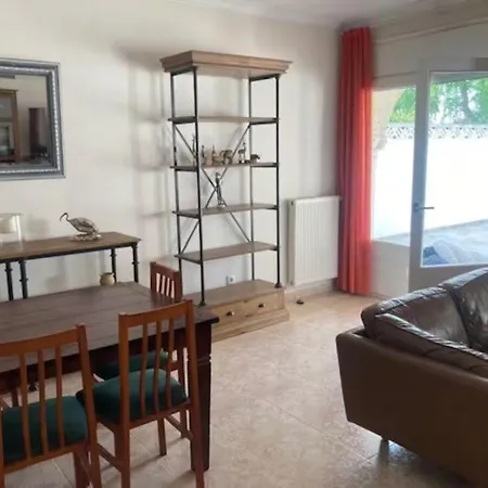 Villa Grande Familiale Avec Piscine, Pres Et Canaux Empuriabrava