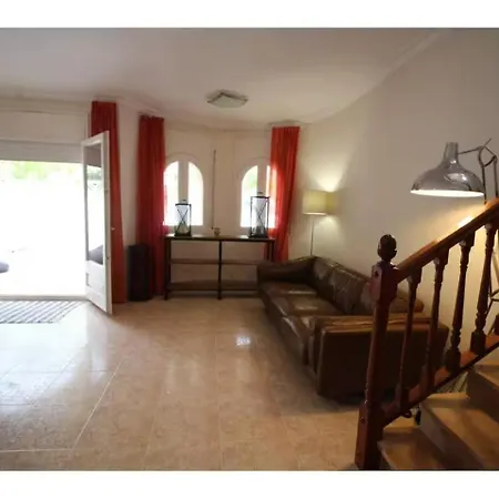 Grande Familiale Avec Piscine, Pres Et Canaux * Empuriabrava